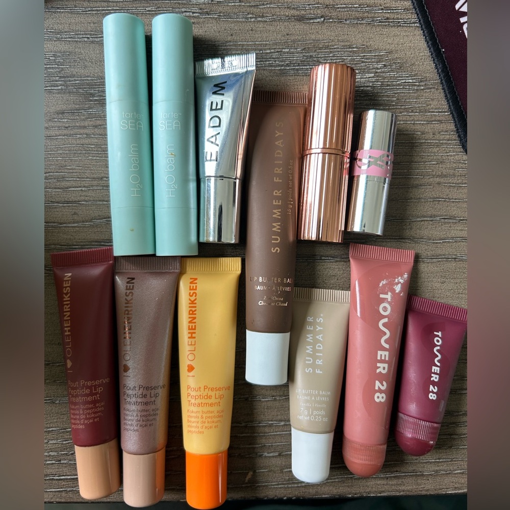 Lip bundle - hardly used